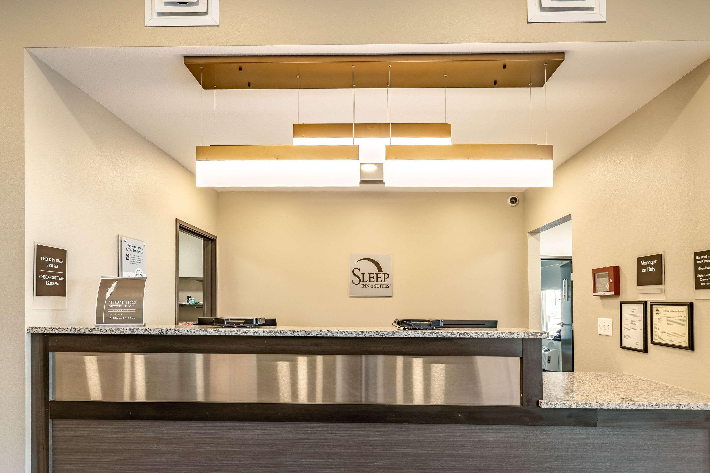 Sleep Inn & Suites Mt Hope Near Auction & Event Center Millersburg Exteriör bild